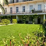 Splendide Appartement Avec Piscine Et Jardin Face A La Mer - Fr-1-726-2