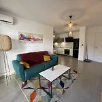 Appartement De Standing Pour 4 Pers Avec Jardin Et Piscine A 500M De La Plage - Fr-1-726-21