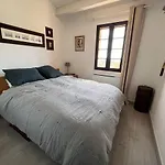 Mas 2 Chambres Avec Piscine, Tennis, Parking Et Wifi - Fr-1-726-24