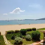 Studio Sur Plage Au Centre Du Golfe De Saint Tropez