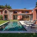 Villa De 300M² Proche De La Plage