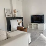 Beautiful Central Beach Apartment In Juan Les Pins