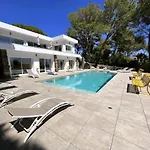 Villa 6 Chambres, Piscine, Vue Mer, A Proximite De La Plage , Cavalaire-Sur-Mer
