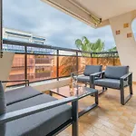 Le Long Beach Apartment For 3 By Sunset