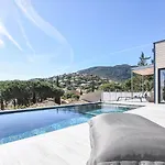 Lovely Home In Cavalaire-Sur-Mer With Kitchen