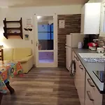Appartement Classe 3 Etoiles Au 1Er Etage D'Une Maison Avec Jardin Dans Un Quartier Calme
