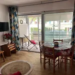 T2 Avec Veranda Et Piscine A Mandelieu La Napoule