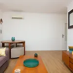 2-Br Apartment 2 Min From The Beaches