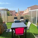 Au Coeur De Bandol T2 Climatise Avec Terrasse Et Garage