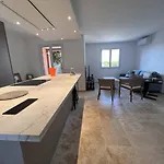 Maison Renovee Avec Jardin Et Climatisation, Proche Vignes - Fr-1-726-28