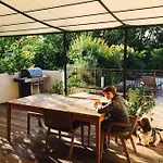 Villa Roquefortoise Avec Piscine