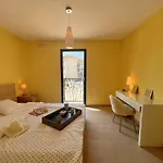 Appartement De Vacances Climatise Avec Terrasse Et Garage Au Coeur Du Centre Historique De Frejus - Fr-1-226A-290