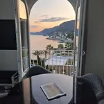 Luxury 2-Bedroom Flat At The Seafront: Unforgettable Stay Near Monaco!