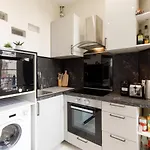 Bright And Elegant Renovated Two Rooms - Near Suquet