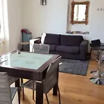 Appartement T2, 1 Seule Chambre, Tres Lumineux