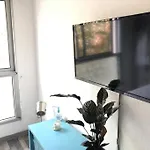 Beau Studio Avec Piscine