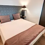 Henri Camille Real Estate- Miramar - One Bedroom Apt - Croisette Sea View