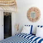 Splendid Villa With Swimming Pool & Sea View