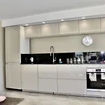 Superbe Appartement Climatise Avec Terrasse Et Jardin A Villeneuve Loubet Plage - Fr-1-252A-106
