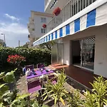 Appartement T2 Avec Terrasse Et Parking Prive A 300M De Port Frejus - Fr-1-226A-58