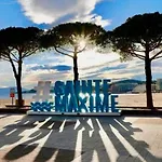 Sainte-Maxime: Appartement 2 Pieces Renove Avec Terrasse, Climatisation Et A 2 Pas De La Plage - Fr-1-226-498