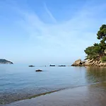 Proche De La Mer, Jardin, Commerces, Parking