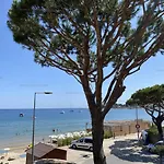 Appartement Renove En Front De Mer Avec Terrasse. - Fr-1-100-295