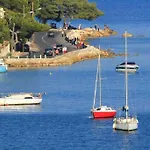 Le Dyonisos Et Piscine