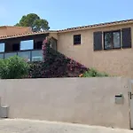 Appartement En Rez De Jardin Et Terrasse Ds Villa