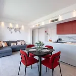 Croisette Beach - Modern 2 Bdrs Best Location!