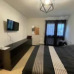 Appartement Cosy A 100M De La Plage, Clim, Wifi, Piscine