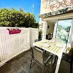 Port Et Plage De Bandol Logement Avec Terrasse Et Parking