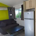 Mobil Home A Europcamping Avec Piscine