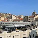 Studio Hyper Centre Avec Balcon Wifi Et Climatisation