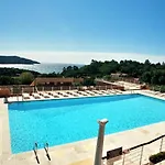 Appartement 2P 4 Couchages Avec Piscine, Tennis Et Parking A La Croix-Valmer - Fr-1-226B-174