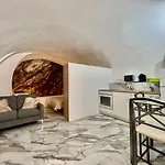 Cave House Apartment