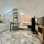 Cave House Apartment