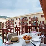 Beautiful Apartment With Balcony Or Terrace, Near The Beach