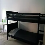 Jolie Maison De Ville Avec Jardin Arbore