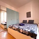 Nice Renting - Grimaldi - Best Place Heart Of Golden Square - Ac - Fully Equipped