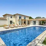 Luxurious Villa Facing The Baie Des Canebiers