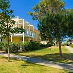 Nice Apartment With Sleeping Cabin In The Provence