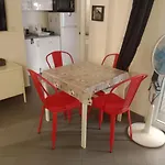 Studio Centre Avec Terrasse