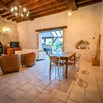 La Maison Du Garde, Domaine De La Drelas, 6 Couchages, Pierre Et Bois,