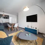Bright Beautiful Apartment - City Center Cannes