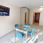 Studio Climatise Renove, Proche Mer Et Commerces, Avec Ascenseur Et Bus A Proximite - Fr-1-196-341