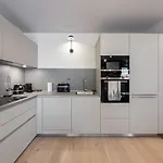 Appartement Avec Piscine, Salle De Sport Et Parking Couvert - Fr-1-569-105