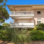 Le 11 - Appt Climatise Avec Piscine Partagee