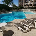 2 Pieces A Cannes