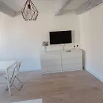 134, Toulon Grand Studio Ensoleille